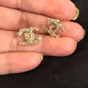 Chanel earring! 💕